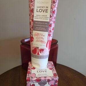 Scentsy Lucky in Love Body Cream & Bath Bomb